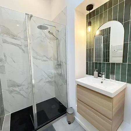 Appartement T1bis Centre Avec Patio Saint-Jean-dʼAngély